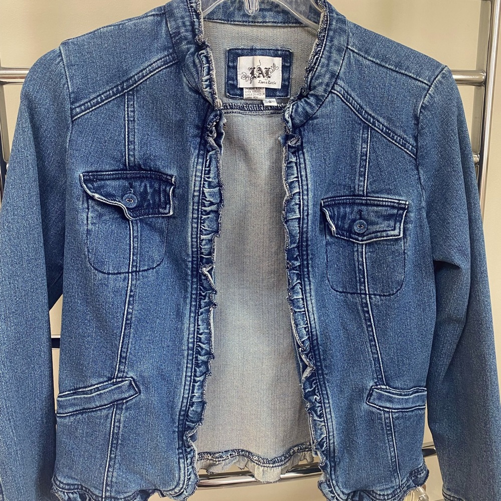 Jean / denim jacket.